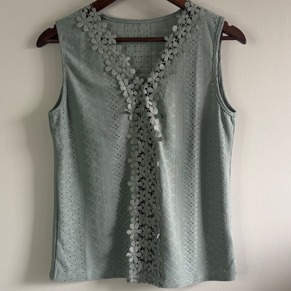 Sage Green Eyelet‎ Lace Blouse Crochet Trim Sleeveless Boho Top M